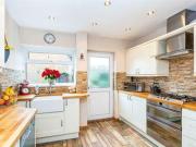 3 Bedrooms Semi detached house for sale in Firs Avenue,...