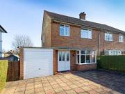 3 Bedrooms Semi detached house for sale in Highfield,...
