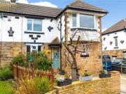 3 Bedrooms Semi detached house for sale in Hill Court...