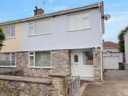 3 Bedrooms Semi detached house for sale in Hookland...