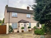 3 Bedrooms Semi detached house for sale in Hurst Road,...