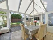 3 Bedrooms Semi detached house for sale in Ivydene...