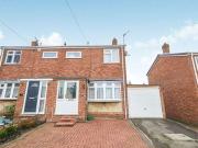 3 Bedrooms Semi detached house for sale in Kay Drive,...