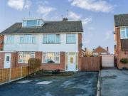 3 Bedrooms Semi detached house for sale in Kent Drive,...
