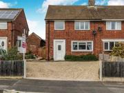 3 Bedrooms Semi detached house for sale in Kilton Glade,...