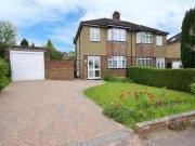 3 Bedrooms Semi detached house for sale in Kimble...