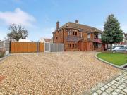 3 Bedrooms Semi detached house for sale in King Edward...