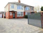 3 Bedrooms Semi detached house for sale in Langdale...