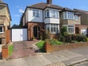 3 Bedrooms Semi detached house for sale in Manton Drive,...