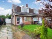 3 Bedrooms Semi detached house for sale in Meadowbank...