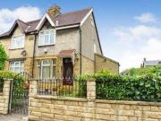 3 Bedrooms Semi detached house for sale in Moorcroft...