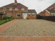 3 Bedrooms Semi detached house for sale in Park Lane,...
