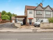 3 Bedrooms Semi detached house for sale in Pasture Road,...