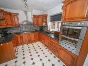 3 Bedrooms Semi detached house for sale in Petre...