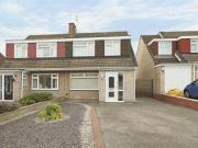 3 Bedrooms Semi detached house for sale in Ramsey Drive,...