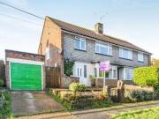 3 Bedrooms Semi detached house for sale in Ringwood...