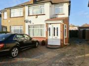 3 Bedrooms Semi detached house for sale in Seaton Road,...
