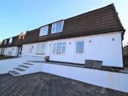 3 Bedrooms Semi detached house for sale in Shelley...