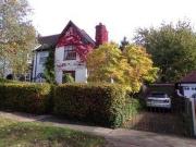 3 Bedrooms Semi detached house for sale in South Way,...
