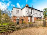 3 Bedrooms Semi detached house for sale in Stockings...