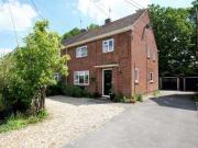 3 Bedrooms Semi detached house for sale in Weir Road,...