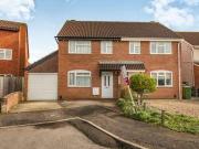3 Bedrooms Semi detached house for sale in Wren Close,...