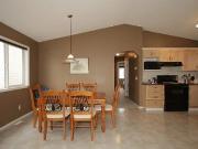 3 Bedrooms, Single House Main Floor For Rent In Coventry...