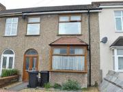 3 Bedrooms Terraced house for rent in Bellevue Road, St...