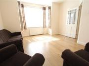 3 Bedrooms Terraced house for rent in Bolton Road,...