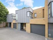 3 Bedrooms Terraced house for rent in Bon Marche Mews,...