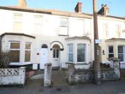 3 Bedrooms Terraced house for rent in Clarence Road,...