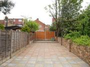 3 Bedrooms Terraced house for rent in Claude Road,...