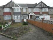 3 Bedrooms Terraced house for rent in Crane Gardens,...