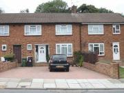 3 Bedrooms Terraced house for rent in East Drive,...