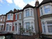 3 Bedrooms Terraced house for rent in Edgar Road,...