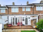 3 Bedrooms Terraced house for rent in Enys Road,...