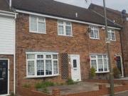 3 Bedrooms Terraced house for rent in Gardiner Close,...