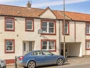 3 Bedrooms Terraced house for rent in Goatfield,...