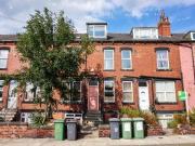 3 Bedrooms Terraced house for rent in Graham Avenue,...