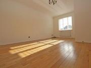 3 Bedrooms Terraced house for rent in High Street,...