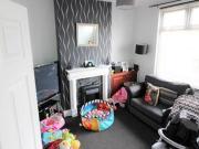 3 Bedrooms Terraced house for rent in High Street,...
