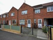 3 Bedrooms Terraced house for rent in Keats Avenue,...