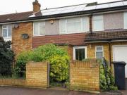 3 Bedrooms Terraced house for rent in Lansbury Avenue,...