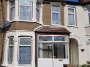 3 Bedrooms Terraced house for rent in Ley Street, Ilford IG1