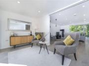 3 Bedrooms Terraced house for rent in London SE16