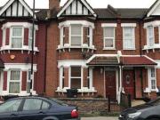 3 Bedrooms Terraced house for rent in Milner Road,...