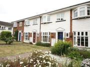 3 Bedrooms Terraced house for rent in Mount Hermon...
