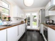 3 Bedrooms Terraced house for rent in Roberts Road,...