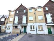3 Bedrooms Terraced house for rent in Robinson Way,...
