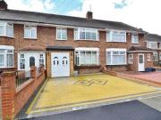 3 Bedrooms Terraced house for rent in Sandringham Close,...